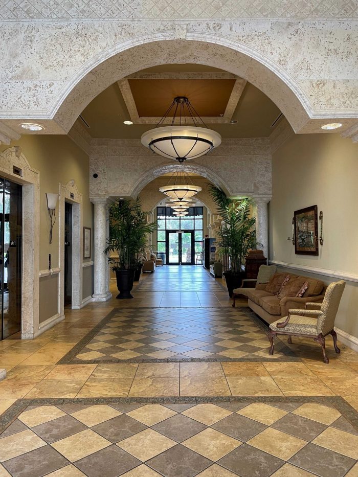 suntree-lobby-before